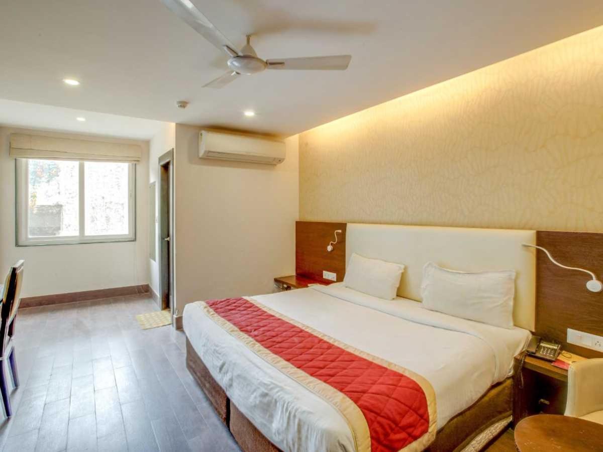 Hotel Sandstone Inn Lucknow Zewnętrze zdjęcie