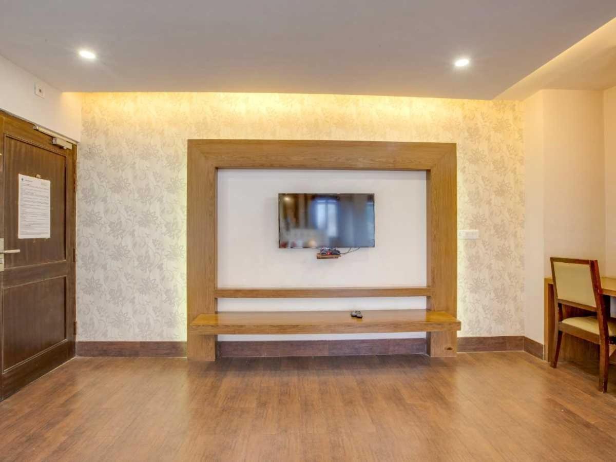 Hotel Sandstone Inn Lucknow Zewnętrze zdjęcie