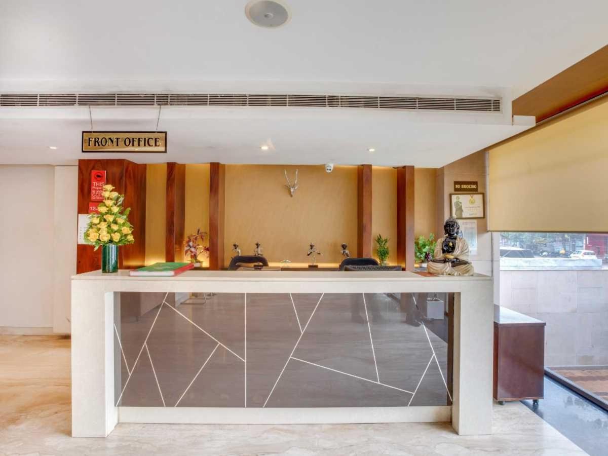 Hotel Sandstone Inn Lucknow Zewnętrze zdjęcie