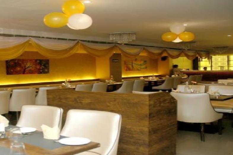 Hotel Sandstone Inn Lucknow Zewnętrze zdjęcie